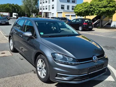 Gebraucht VW Golf VII Comfortline 150 PS (110 kW) 2019 Grau Limousine