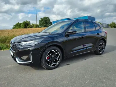 Gebraucht Ford Kuga ST-Line X 186 PS (136 kW) 2025 Schwarz SUV