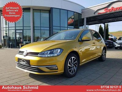 Gebraucht VW Golf VII Join 116 PS (85 kW) 2018 Kurkumagelb metallic Limousine