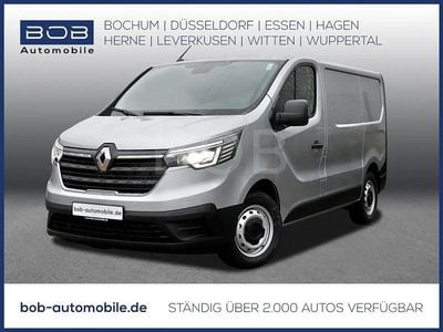 Grau Gebraucht 2022 Renault Trafic Komfort Van / Kleinbus | 23.800 € (Guter Preis)