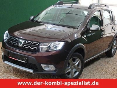 Violet Gebraucht 2017 Dacia Sandero Stepway SUV | 10.450 € (Fairer Preis)