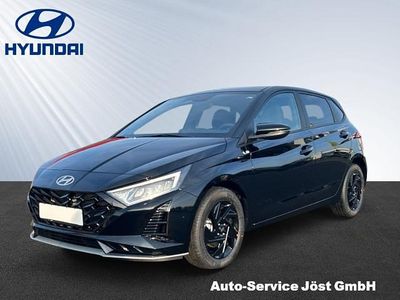 Neu Hyundai i20 Blackline 90 PS (66 kW) 2026 Met (schwarz Kleinwagen