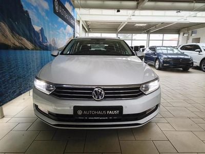 Gebraucht VW Passat 190 PS (139 kW) 2019 Weiß Kombi