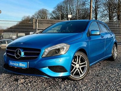 Gebraucht Mercedes A180 122 PS (89 kW) 2012 Blau Limousine