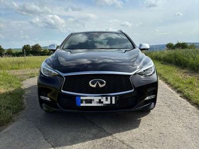 Infiniti Q30