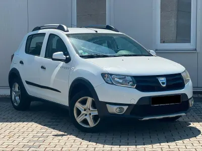 Gebraucht Dacia Sandero Stepway 90 PS (66 kW) 2014 Weiß Limousine