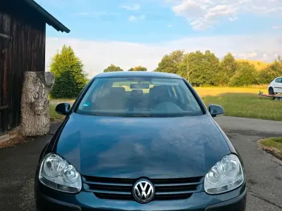 Gebraucht VW Golf V 102 PS (75 kW) 2005 Blau Kleinwagen