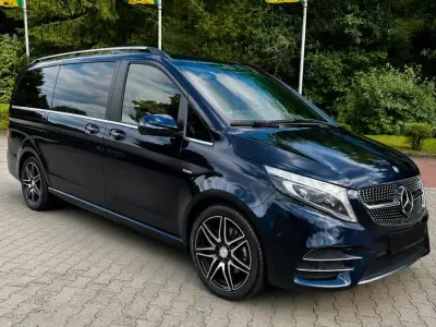 Gebraucht Mercedes 250 Exclusive 233 PS (171 kW) 2017 Blau Van / Kleinbus
