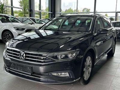 Manganese gray metallic Gebraucht 2023 VW Passat Elegance Kombi | 25.990 € (Teuer)