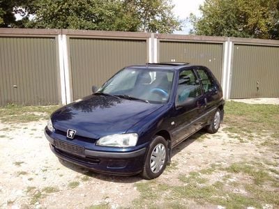 Gebraucht Peugeot 106 60 PS (44 kW) 2001 Blau metallic Kleinwagen