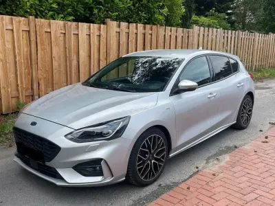 Gebraucht Ford Focus ST-Line 125 PS (91 kW) 2018 Silber Limousine