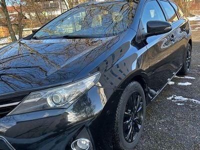 Schwarz Gebraucht 2014 Toyota Auris Touring Sports Kombi | 5.980 € (Fairer Preis)