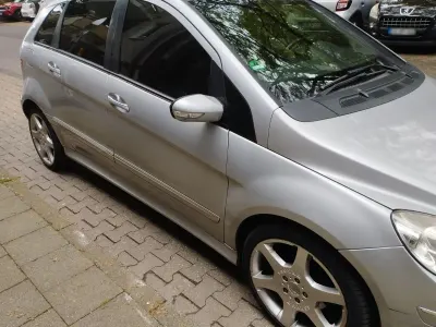 Gebraucht Mercedes B200 Edition 140 PS (102 kW) 2008 Silber Van / Kleinbus