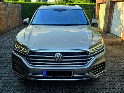 Gebraucht VW Touareg 286 PS (210 kW) 2018 Gold SUV