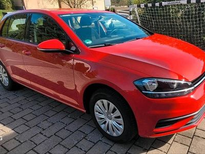 Gebraucht VW Golf VII 110 PS (80 kW) 2018 Rot Limousine
