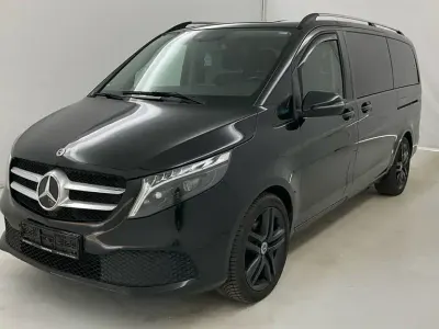 Gebraucht Mercedes V220 Edition 163 PS (119 kW) 2023 Schwarz Van / Kleinbus