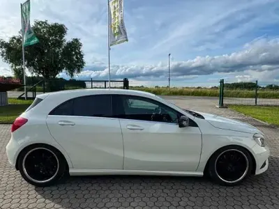 Gebraucht Mercedes C180 156 PS (114 kW) 2012 Weiß Limousine