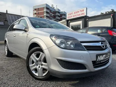 Gebraucht Opel Astra 110 PS (80 kW) 2010 Argon silber/ice silver (m2) Kombi