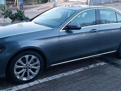 Usata Mercedes E220 Avantgarde 194 CV (142 kW) 2018 Grigio Berlina