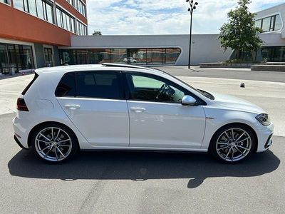 Second-hand VW Golf VII R 300 CP (220 kW) 2019 Alb Berlinǎ