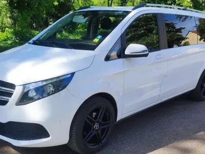 Gebraucht Mercedes V220 163 PS (119 kW) 2019 Weiß Van / Kleinbus