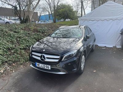 Mercedes GLA220