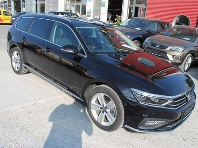 Schwarz metallic Gebraucht 2020 VW Passat Elegance Kombi | 25.880 € (Fairer Preis)