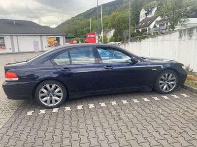 BMW 745