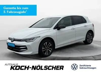 Gebraucht VW Golf VIII 150 PS (110 kW) 2025 Pure white Limousine