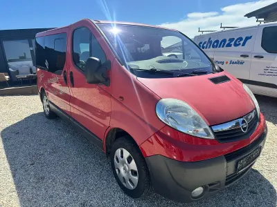 Gebraucht Opel Vivaro Design Edition 90 PS (66 kW) 2011 Rot Van / Kleinbus