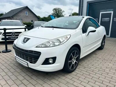 Gebraucht Peugeot 207 CC Active 120 PS (88 kW) 2013 Weiß Cabrio