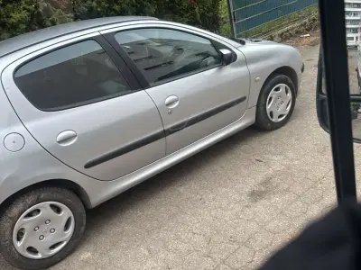 Gebraucht Peugeot 206 60 PS (44 kW) 2002 Limousine