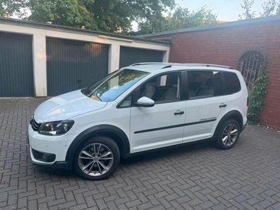 VW Touran Cross