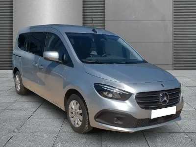 Gebraucht Mercedes T180 Progressive 131 PS (96 kW) 2025 Silber (helvinsilber metallic) Van / Kleinbus
