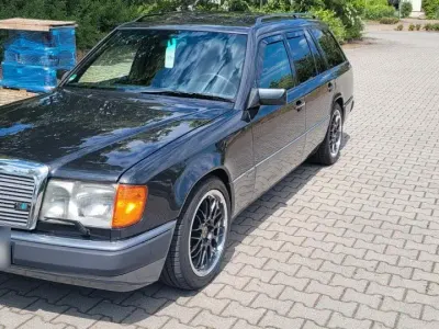 Gebraucht Mercedes E300 Sportline 179 PS (131 kW) 1992 Schwarz Kombi