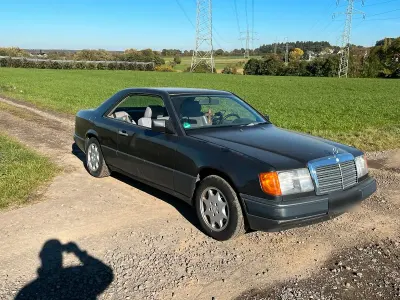 Gebraucht Mercedes 230 131 PS (96 kW) 1988 Schwarz Coupé