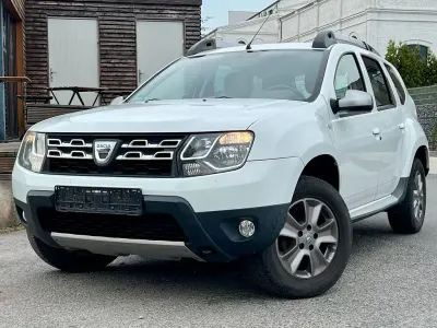 Gebraucht Dacia Duster Lauréate 125 PS (91 kW) 2015 Weiß SUV