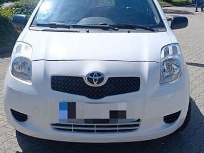 Usata Toyota Yaris Team 69 CV (50 kW) 2008 Bianco Utilitaria