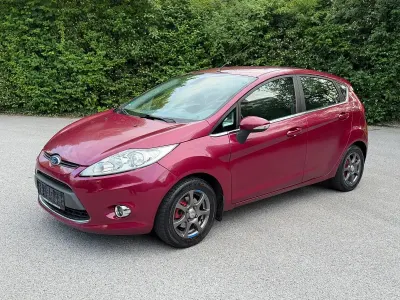 Gebraucht Ford Fiesta Titanium 82 PS (60 kW) 2008 Rot Kleinwagen