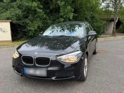 Gebraucht BMW 114 102 PS (75 kW) 2014 Schwarz Kleinwagen