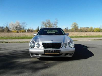 Gebraucht Mercedes E200 163 PS (119 kW) 2001 Silber Limousine