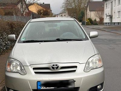 Grau Gebraucht 2006 Toyota Corolla Limousine | 5.000 € (Etwas zu teuer)
