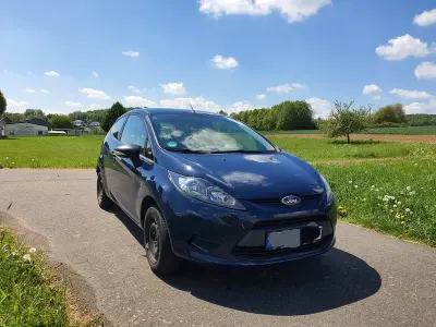Gebraucht Ford Fiesta 60 PS (44 kW) 2011 Blau Kleinwagen