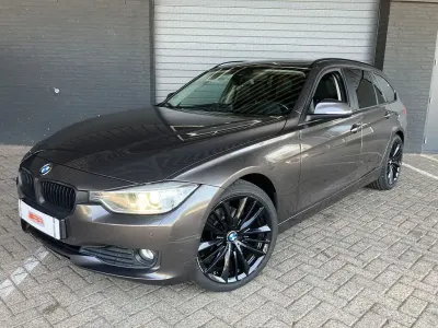 Gebraucht BMW 320 Executive 184 PS (135 kW) 2013 Braun Kombi
