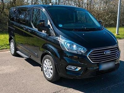Gebraucht Ford Tourneo 130 PS (95 kW) 2021 Schwarz Van / Kleinbus