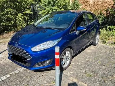 Gebraucht Ford Fiesta 95 PS (69 kW) 2015 Blau Kleinwagen