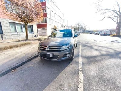 Gebraucht VW Tiguan Sportline 110 PS (80 kW) 2015 Grau SUV