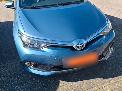 Gebraucht Toyota Auris Hybrid Edition-S 136 PS (100 kW) 2016 Blau Limousine