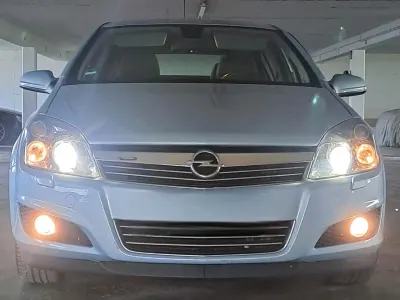 Gebraucht Opel Astra 89 PS (65 kW) 2009 Blau Limousine