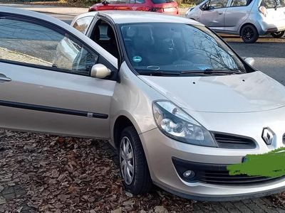 Braun Gebraucht 2006 Renault Clio II | 2.500 €